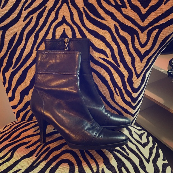 Black LEATHER Booties - Picture 1 of 6